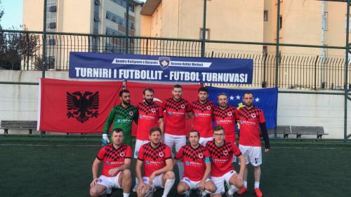 Nous sommes le sponsor de l'uniforme de l'équipe de football de l'Association des immigrés Rumelia Side d'Anatolie